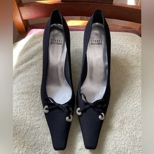 Stuart Weitzman ladies shoe. 8.5 Narrow